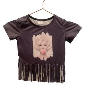 Marilyn Monroe  blowing bubble gum Graphic Tee with Fringe Hem size 3T